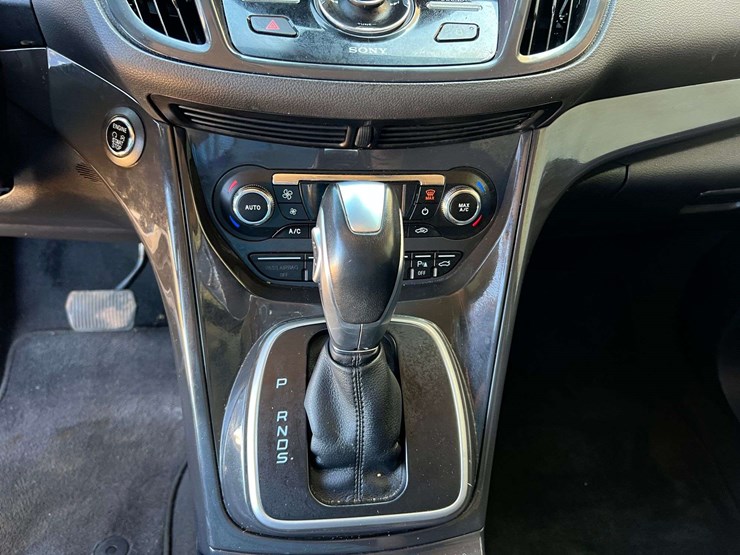 2014-ford-escape-titanium-image-45