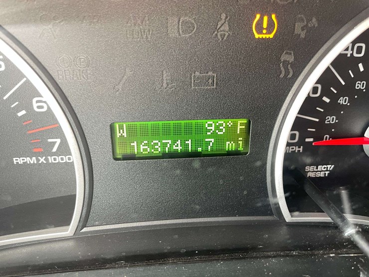 2010-ford-explorer-xlt-image-26