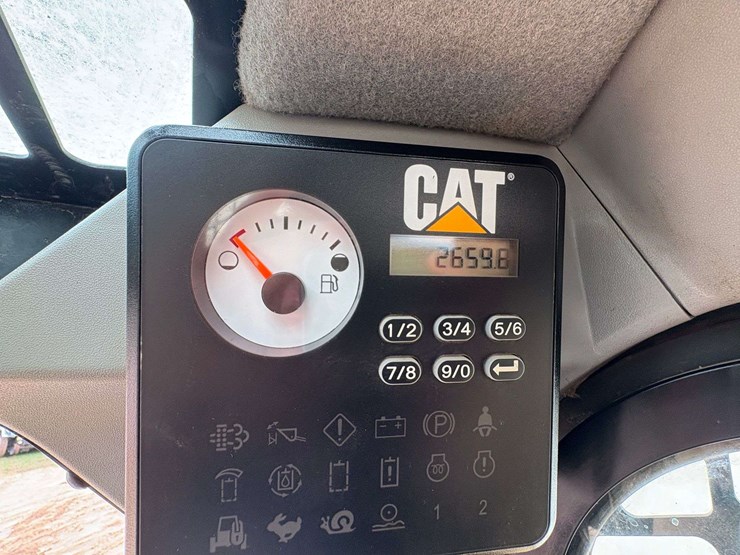 2014-caterpillar-299d-image-15