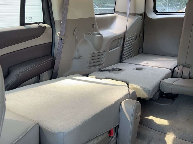2019-chevrolet-tahoe-image-19