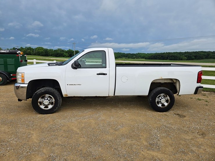 chevrolet-2500-image-2