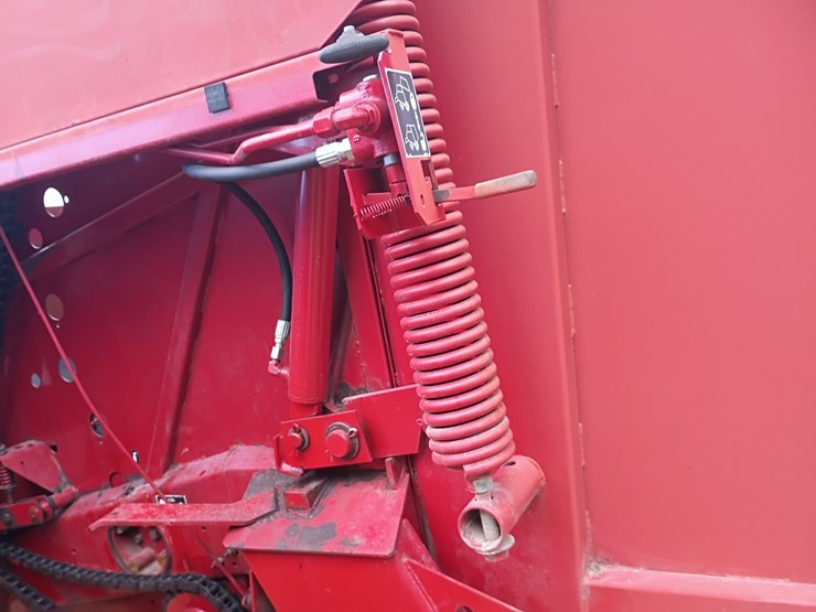 new-holland-654-image-28