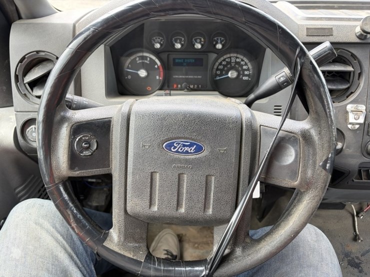 2012-ford-f550-image-33
