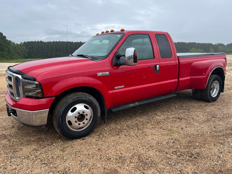 2005-ford-f350-xlt-image-1