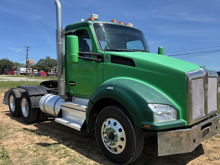 2020-kenworth-t880-image-3