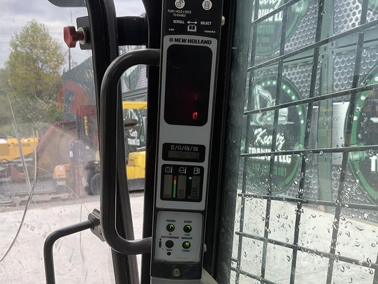 2018-new-holland-c232-image-17