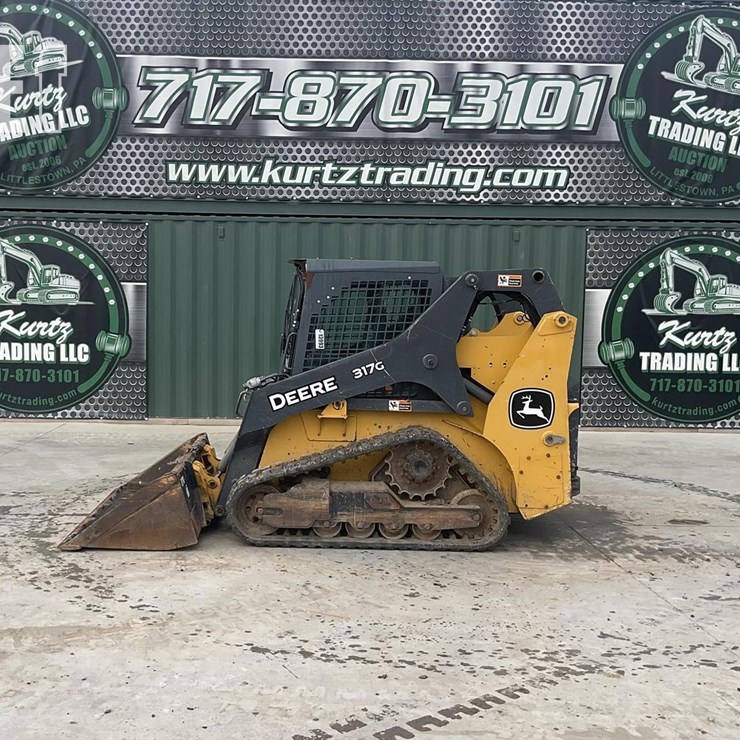 2017 DEERE 317G