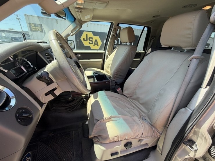 2008-ford-expedition-xlt-image-25