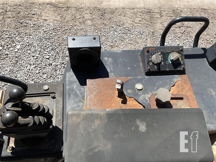 2000-caterpillar-953c-image-14