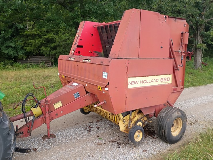 new-holland-660-image-1