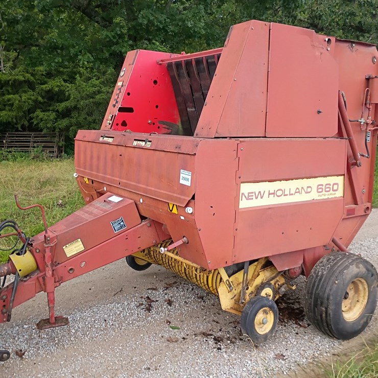 NEW HOLLAND 660