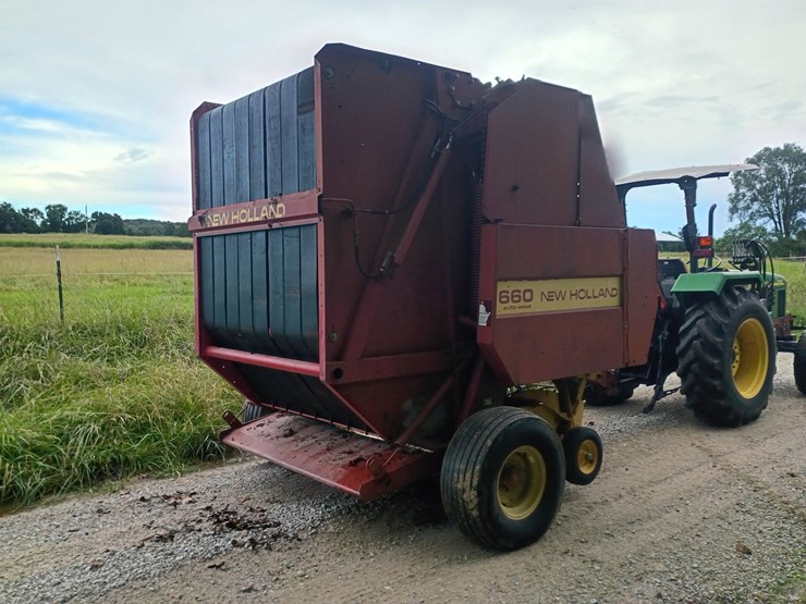 new-holland-660-image-5