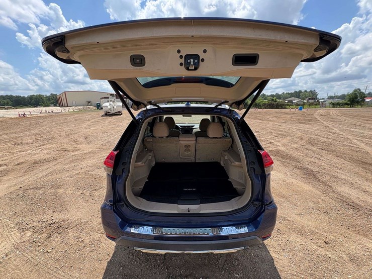 2018-nissan-rogue-image-13