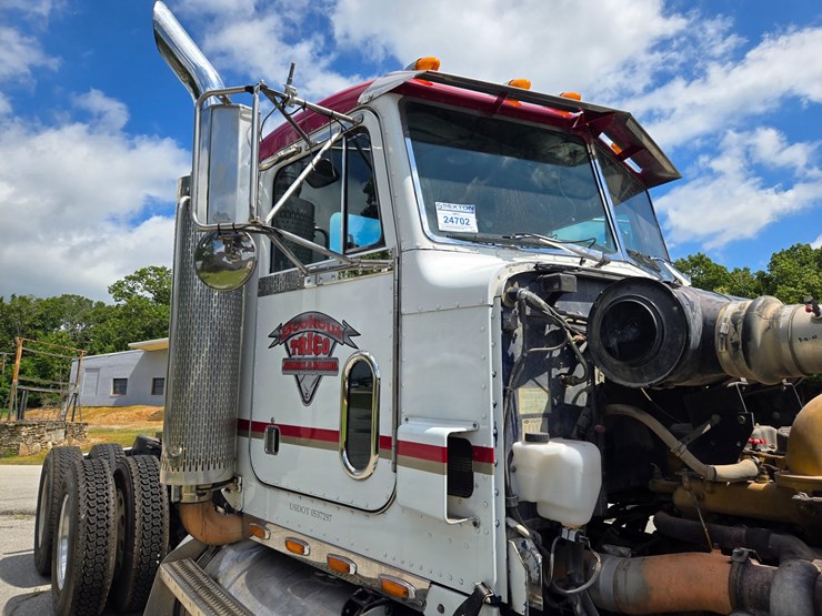 2004-peterbilt-378-image-91