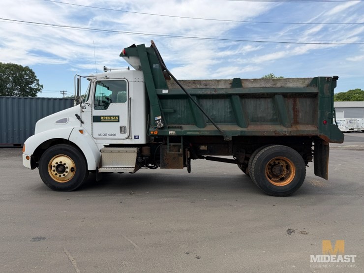 2001-kenworth-t300-image-3