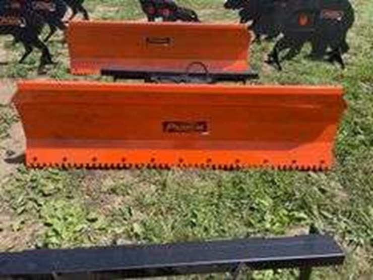 pabreak-skid-steer-hydraulic-dozer-blade-image-1