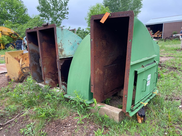 #1565-•-(4)-metal-chipping-chutes-image-1