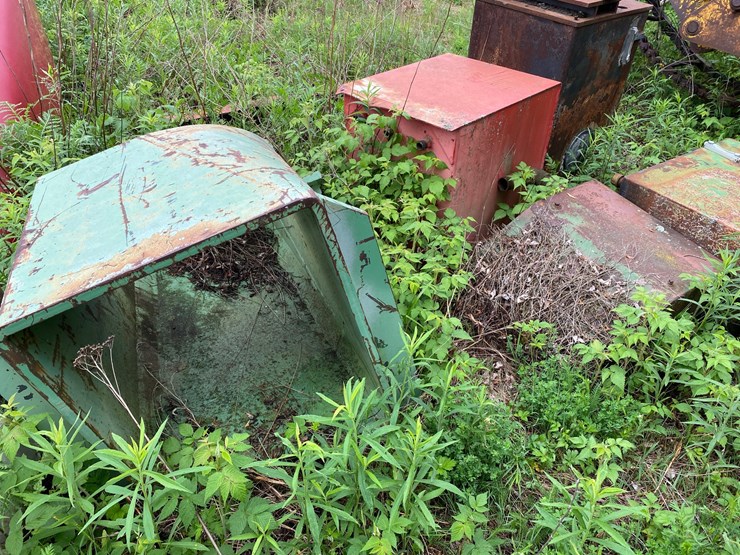 #1590-•-(4)-metal-tanks-and-scrap-iron-image-7