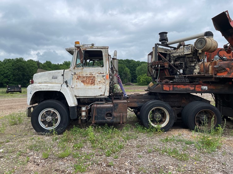 ford-9000-image-3