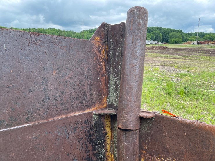 #1389-•-large-steel-pintle-hitch-trailer-with-broken-frame-(no-title)-image-8