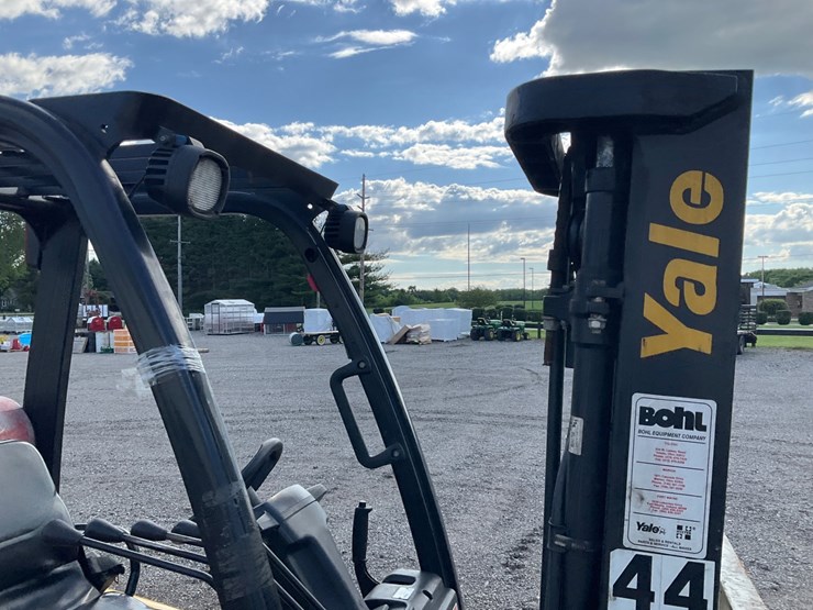#1387-•-2013-yale-glc040sv-forklift-image-19