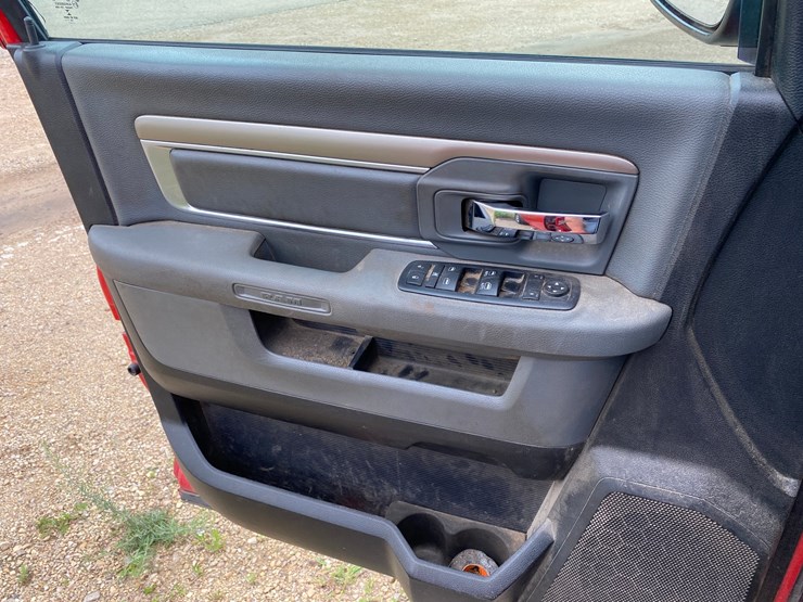 2015-dodge-ram-1500-image-14