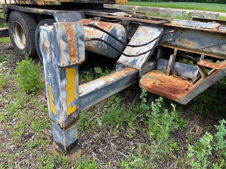 #1558-•-grove-15-ton-crane-image-21
