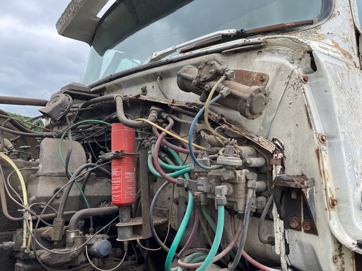 ford-9000-image-31