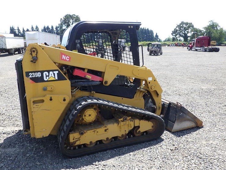 2018-caterpillar-239d-image-4