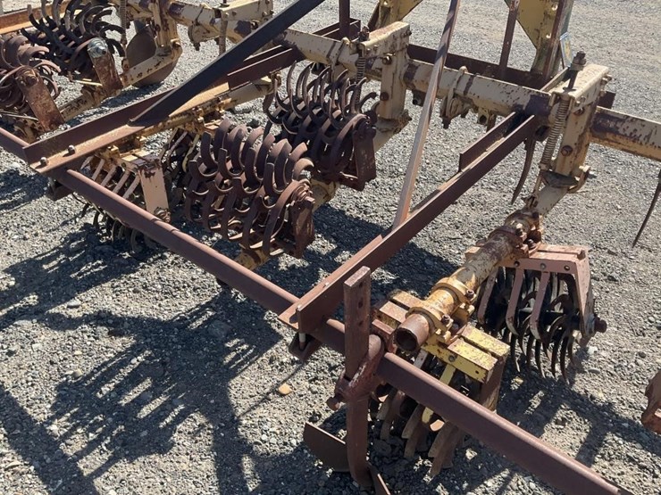 custom-3-pt-3-row-60"-rolling-cultivator-image-12
