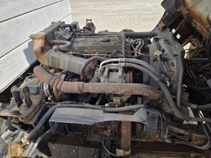 inoperable-2010-isuzu-flatbed-truck-jale5w169a7301-image-14