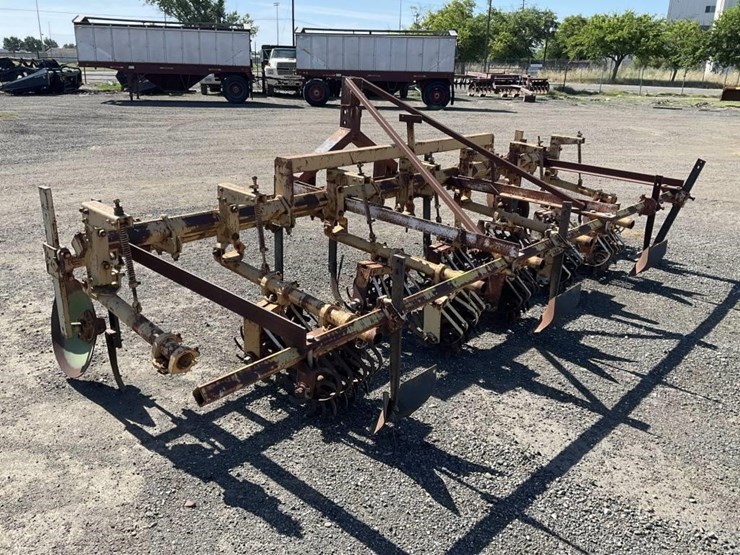 custom-3-pt-3-row-60"-rolling-cultivator-image-6