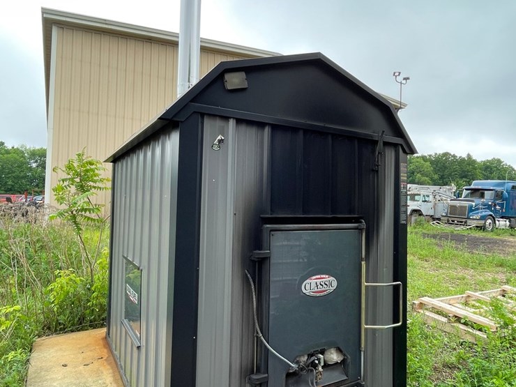 #1376-•-2015-central-boiler-cl-7260-outdoor-wood-furnace-image-2