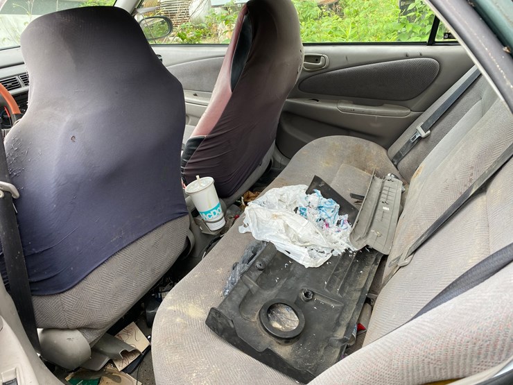 #1628-•-2001-chevy-geo-prizm-(no-title)-(for-parts-only)-image-8