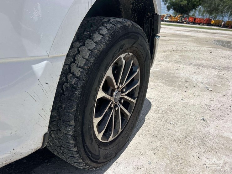 2020-ford-f150-image-26