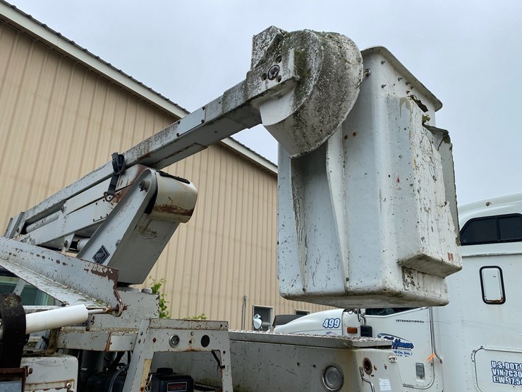 #1561-•-1988-international-boom-service-truck-image-12