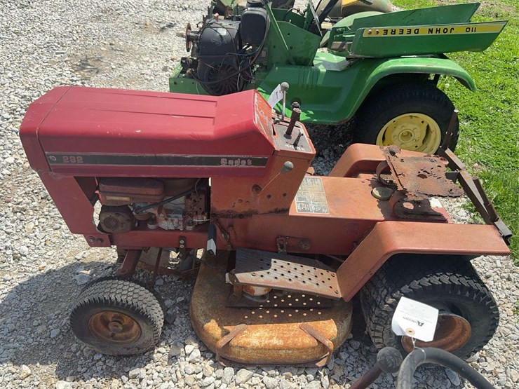 cub-cadet-282-image-2