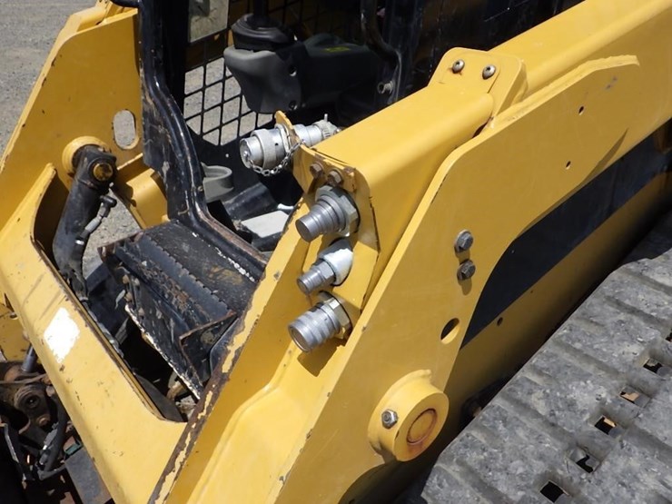 2017-caterpillar-239d-image-14
