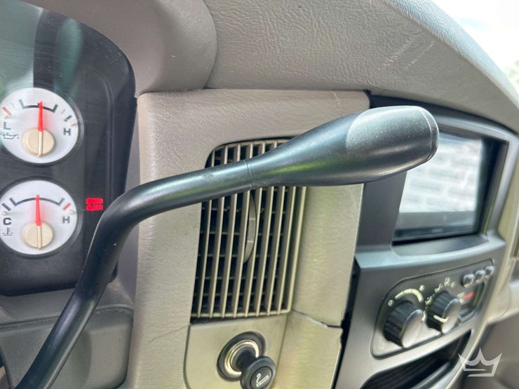 2003-dodge-ram-1500-image-14