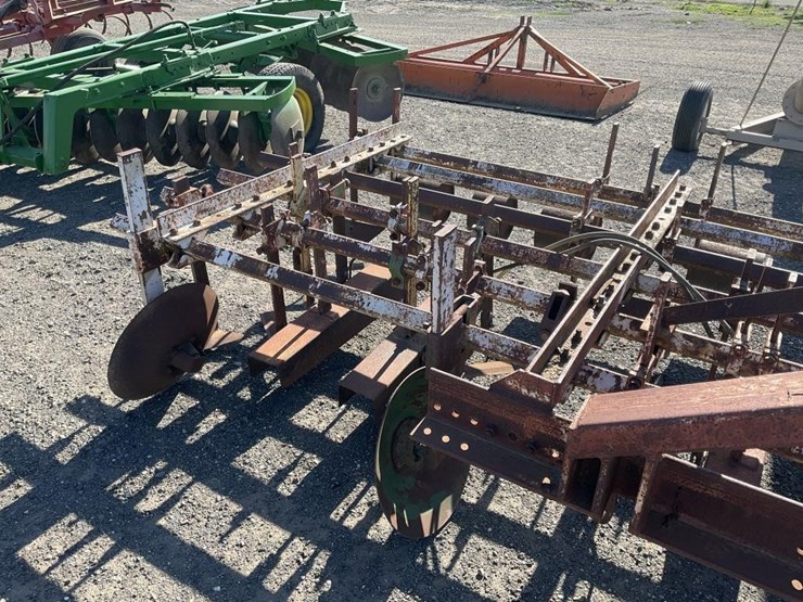 custom-3-pt-3-row-60"-cultivator-image-9