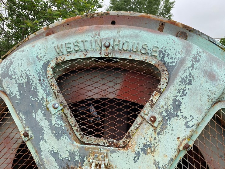 #1580-•-large-westinghouse-generator-image-10