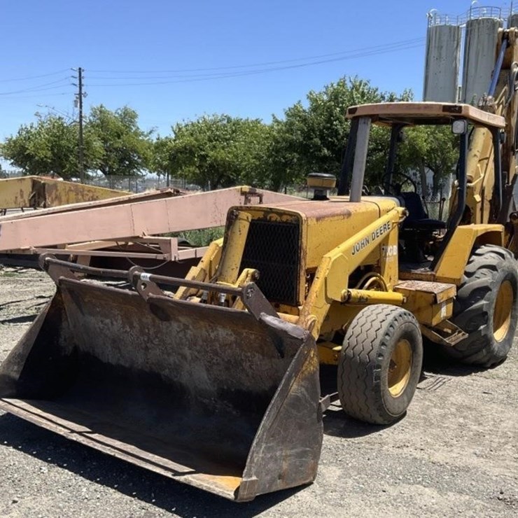 DEERE 710B