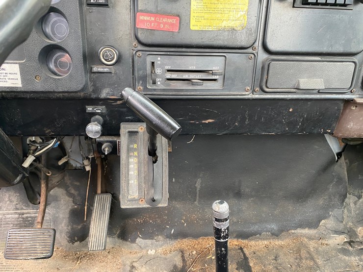 #1561-•-1988-international-boom-service-truck-image-9