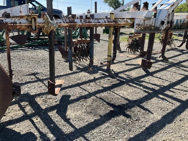 custom-3-pt-3-row-60"-cultivator-image-11