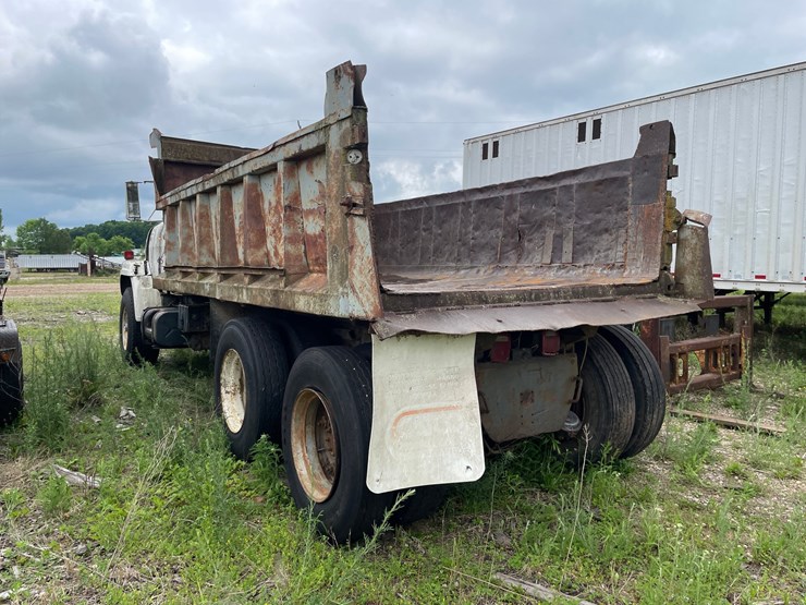#1392-•-1974-fleetstar-2070a-tandem-axel-dump-truck-image-6