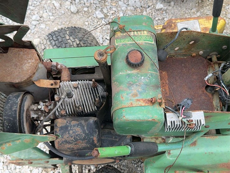 john-deere-110-image-9
