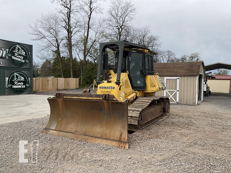 2015-komatsu-d61ex-23-image-8