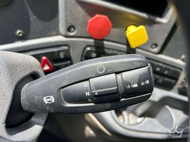 2016-freightliner-cascadia-132-image-15