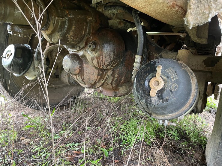 #1392-•-1974-fleetstar-2070a-tandem-axel-dump-truck-image-26