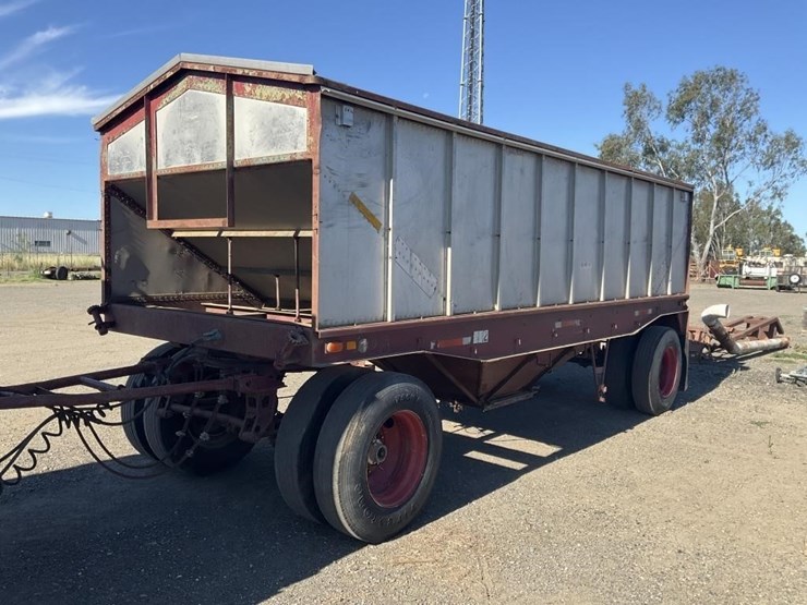 (dmv)-set-of-1970's-aluminum-hopper-trailers-image-14